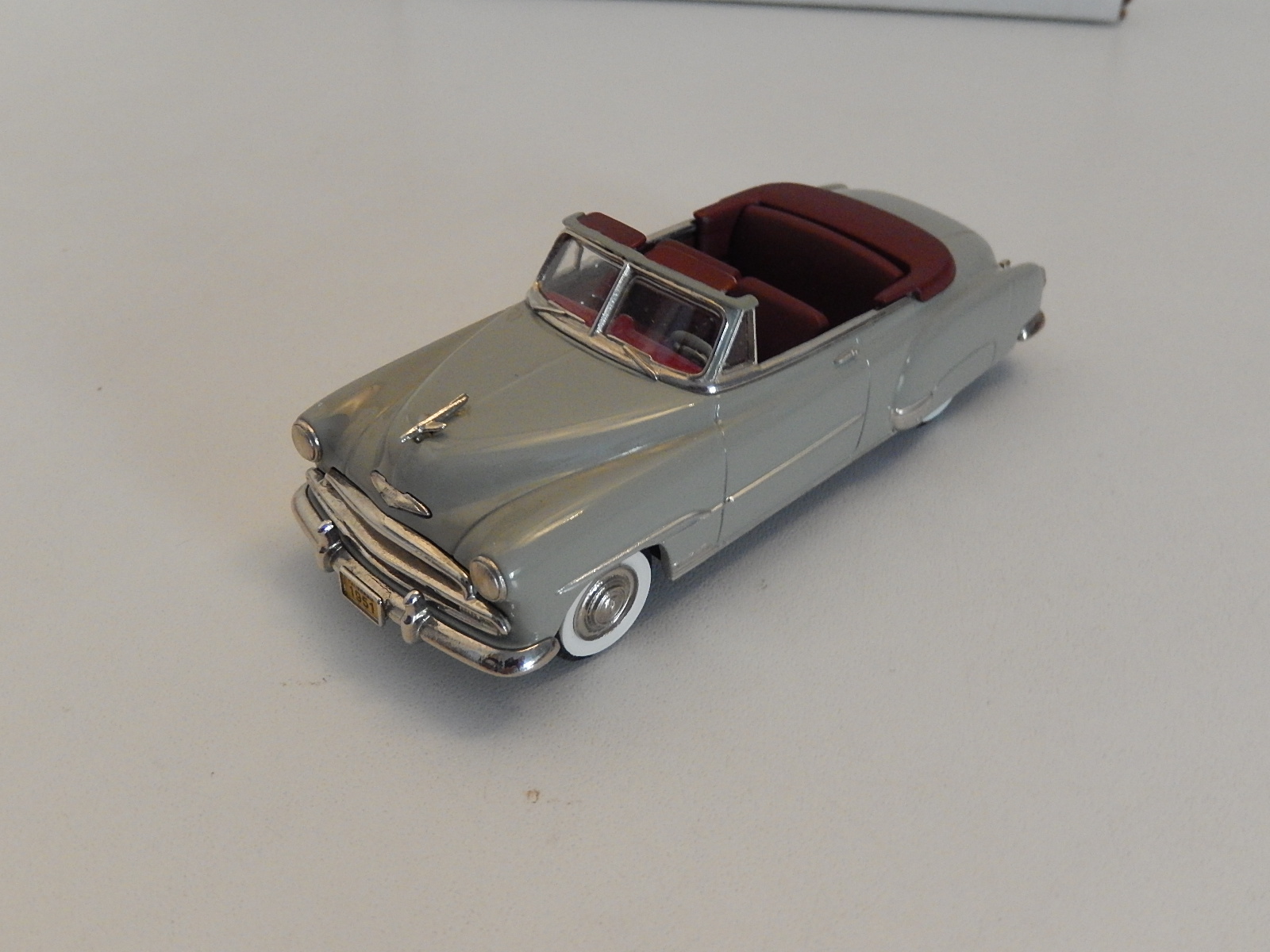Motor City : Chevrolet convertible 1951 grey  --> SOLD